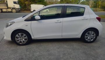 2015 Toyota yaris 5 door automatic hatch 7.jpg